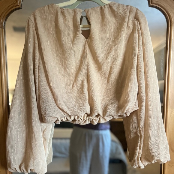Stylish Beige Blouse with Flowing Sleeves - Picture 5 of 5